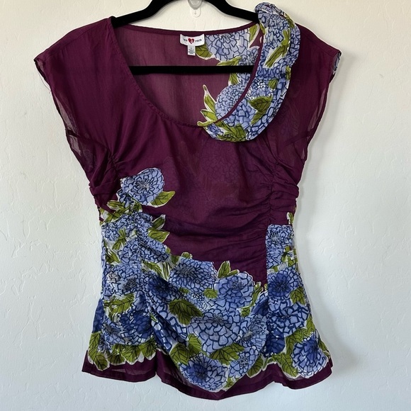 We Love Vera Silk Cotton Blend Floral Hydrangea Puckered Scalloped Hem Blouse - Picture 1 of 11